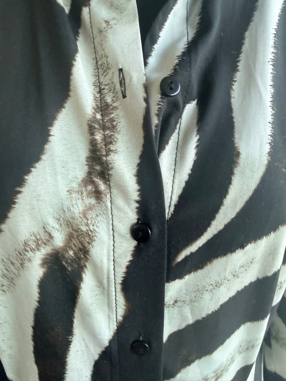 PRETTYLITTLETHING Zebra Pattern Button-up - Picture 4 of 8